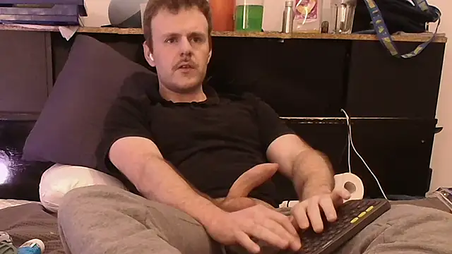 kinkyboipig online show from June 17, 7:44 am