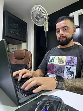 SalvatoreAbu online show from June 23, 9:13 pm