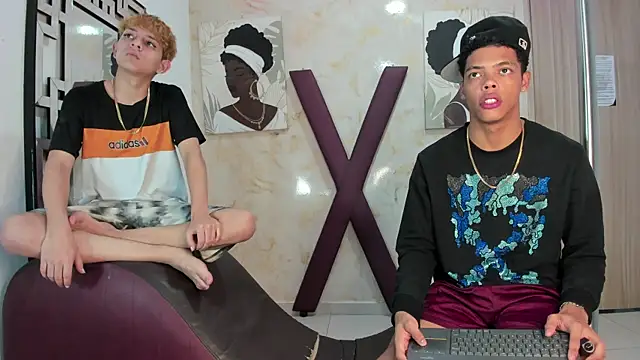 BLACK AND WHITET online show from July 18, 1:32 am