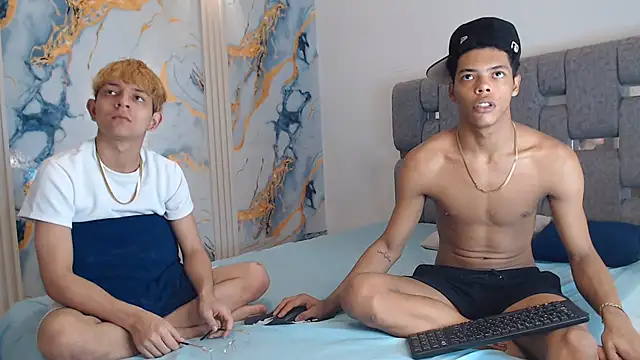 BLACK AND WHITET online show from July 23, 7:34 pm