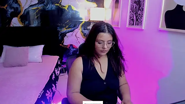 Miss Kloee online show from June 24, 11:53 am
