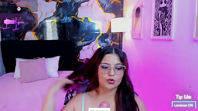 Miss Kloee online show from July 9, 6:45 pm