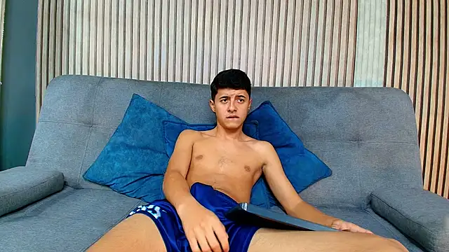 Snapshot of Justin_ortiz chatting on July 1, 7:24 pm Justin ortiz online show from July 1, 7:24 pm