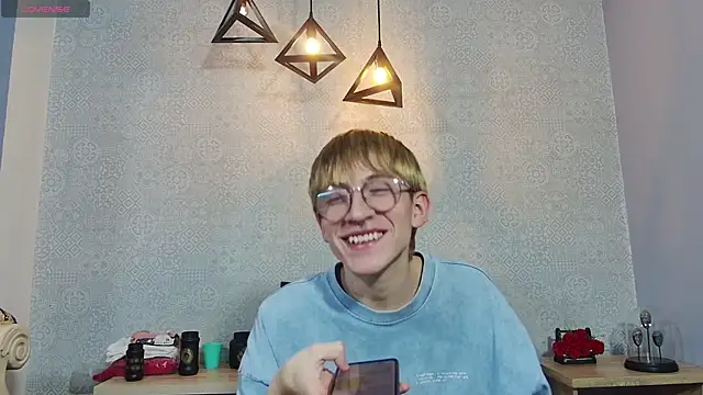 axell stone  online show from June 11, 9:24 pm