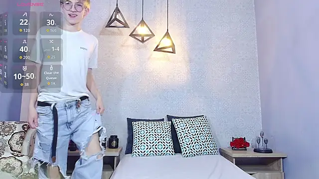 axell stone  online show from June 27, 1:28 pm