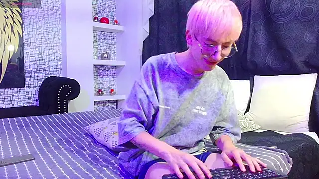 axell stone  online show from July 28, 8:52 pm
