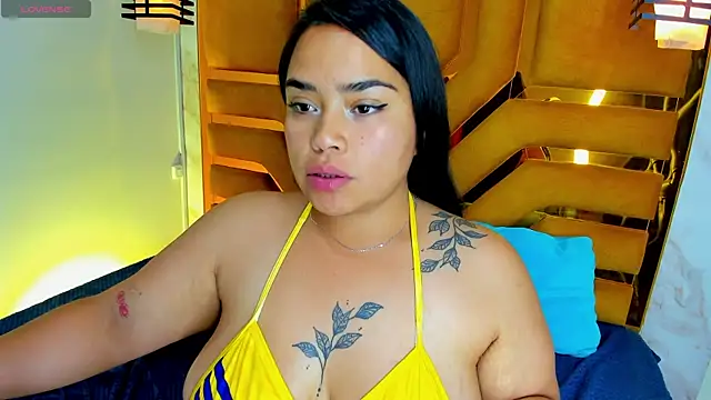 Violett Cinnamon online show from July 3, 11:55 pm