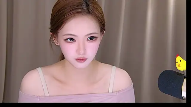 Snapshot of ninimissy chatting on June 14, 11:01 am ninimissy online show from June 14, 11:01 am