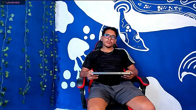 malakai vibess online show from June 12, 7:13 pm