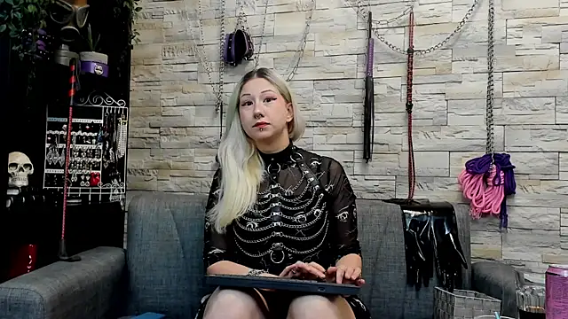 Miss Kaz online show from July 11, 12:57 am