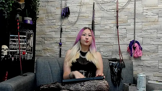 Miss Kaz online show from July 27, 11:56 pm