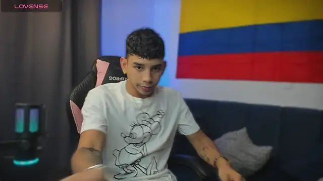 andy cute22 online show from July 1, 9:47 pm