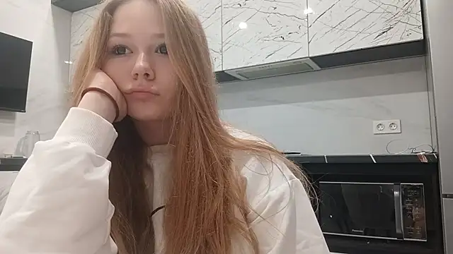 KarinaBestie online show from June 12, 4:28 pm