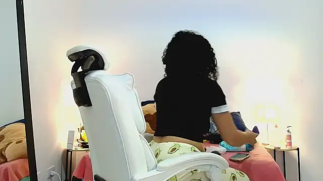 Isabella Sophia19 online show from July 9, 11:25 am