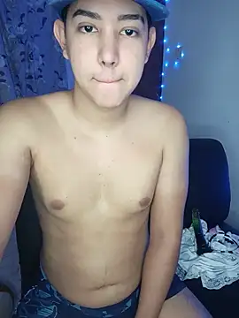 sweetboyxxx11 online show from June 27, 2:05 am