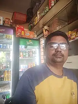 Snapshot of dhirusury050625 chatting on June 19, 3:11 am dhirusury050625 online show from June 19, 3:11 am