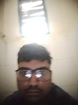 Snapshot of dhirusury050625 chatting on July 15, 1:00 am dhirusury050625 online show from July 15, 1:00 am