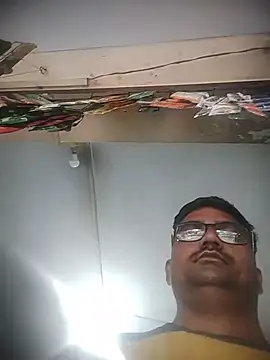 Snapshot of dhirusury050625 chatting on July 15, 1:05 pm dhirusury050625 online show from July 15, 1:05 pm