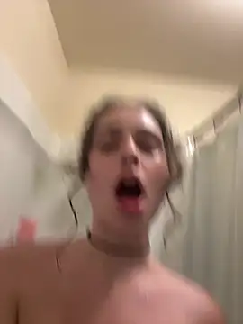 wetnrileyy online show from July 6, 9:39 am