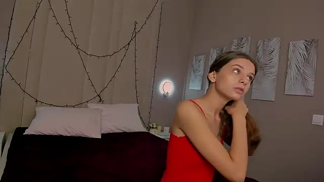 Lola lovesss online show from July 2, 2:22 am