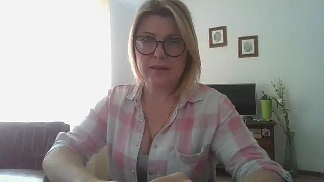 ElenaLove888 online show from June 13, 8:34 am