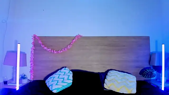 LaraRous online show from June 22, 9:56 pm