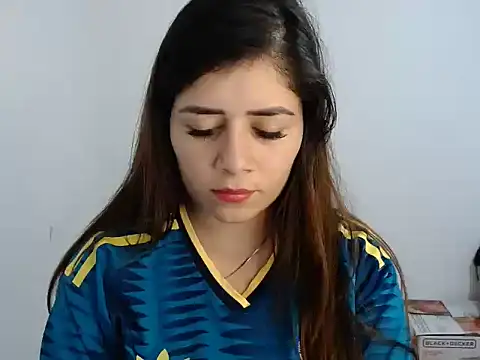 Snapshot of Luna_zoe chatting on June 23, 9:13 pm Luna zoe online show from June 23, 9:13 pm