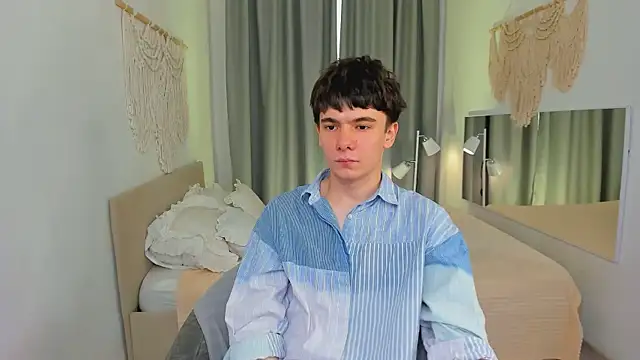 Ethan Crowe online show from July 31, 10:58 am