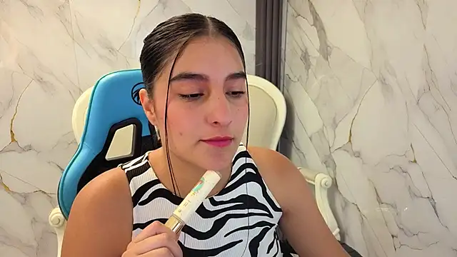 Snapshot of nyx_kitty_a chatting on July 11, 12:52 pm nyx kitty a online show from July 11, 12:52 pm