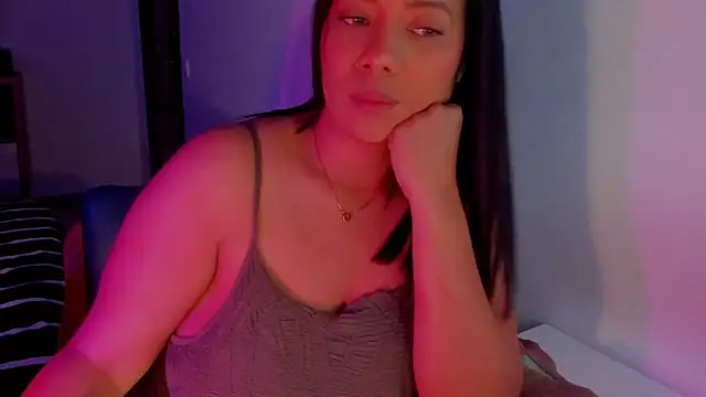 Snapshot of NicolePasqualott chatting on April 25, 6:05 pm NicolePasqualott online show from April 25, 6:05 pm