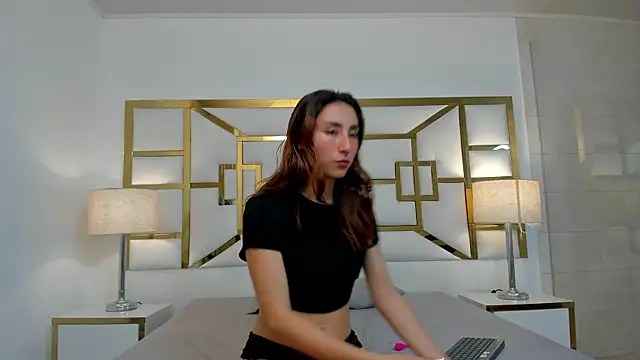 VivieneLuxe online show from July 10, 3:44 am