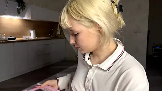 Emillema online show from June 16, 10:34 pm