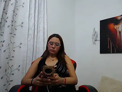 zelleste online show from June 15, 11:40 pm