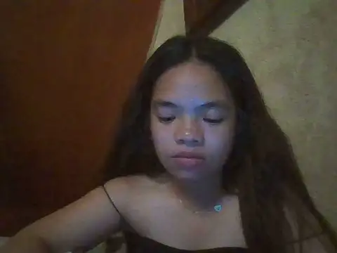 Snapshot of pretty_gia chatting on July 8, 12:04 am pretty gia online show from July 8, 12:04 am