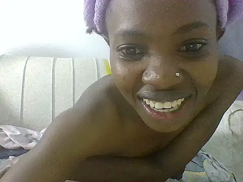 littlefrankie online show from June 20, 1:58 pm