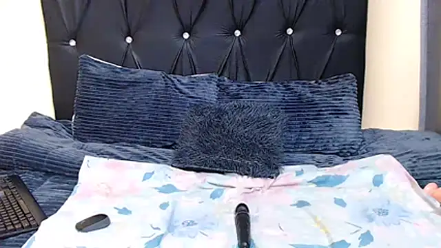 Snapshot of Lilbaby_lee22 chatting on July 21, 2:30 pm Lilbaby lee22 online show from July 21, 2:30 pm