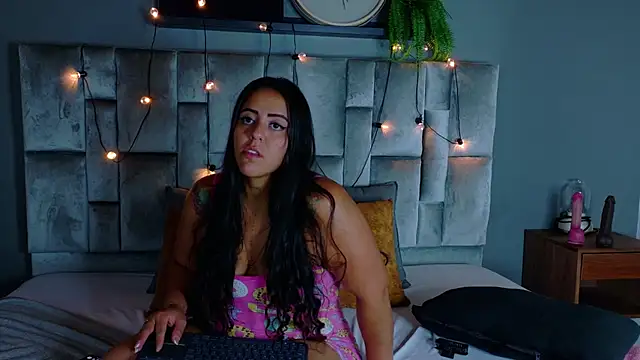 ShelyEvans   online show from July 25, 12:09 am
