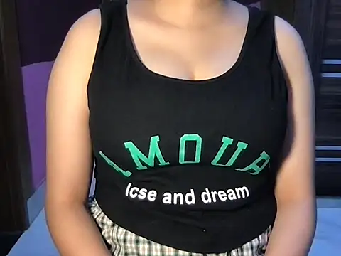 Snapshot of Diamond_Girl147 chatting on June 24, 12:37 pm Diamond Girl147 online show from June 24, 12:37 pm
