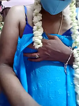 Snapshot of Tamilsexy35 chatting on July 11, 7:11 am Tamilsexy35 online show from July 11, 7:11 am
