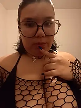 celprettyy online show from July 3, 3:13 am