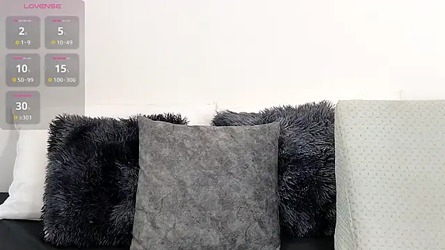 Olivia flamme online show from August 8, 1:24 pm