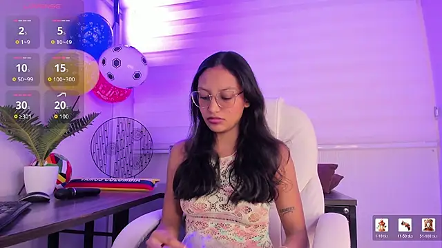 Snapshot of emma_brooks_ chatting on June 26, 8:02 pm emma brooks online show from June 26, 8:02 pm