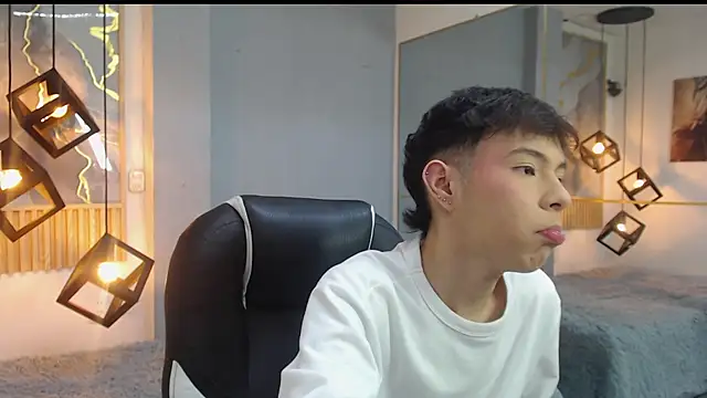 Snapshot of ash_ka chatting on August 3, 8:12 pm ash ka online show from August 3, 8:12 pm