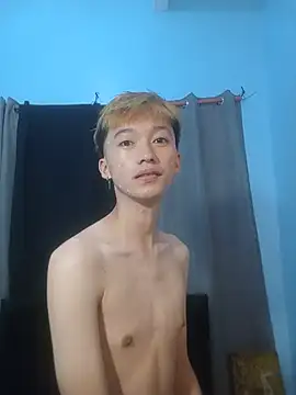 Snapshot of Fem_phiLboy69 chatting on June 30, 12:50 pm Fem phiLboy69 online show from June 30, 12:50 pm