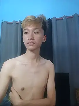Snapshot of Fem_phiLboy69 chatting on July 3, 7:42 pm Fem phiLboy69 online show from July 3, 7:42 pm