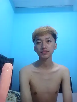 Snapshot of Fem_phiLboy69 chatting on July 10, 8:07 am Fem phiLboy69 online show from July 10, 8:07 am