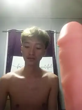 Snapshot of Fem_phiLboy69 chatting on July 19, 4:54 pm Fem phiLboy69 online show from July 19, 4:54 pm