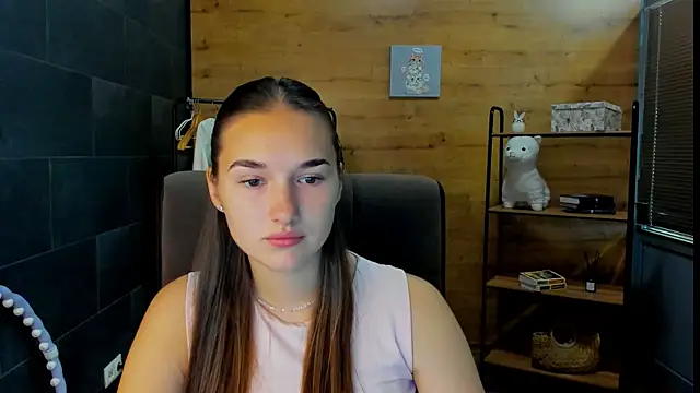 DianaaHill online show from July 8, 9:14 am