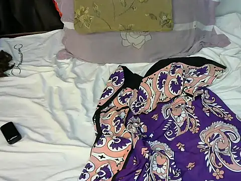brownfinegirl22 online show from June 23, 5:55 pm