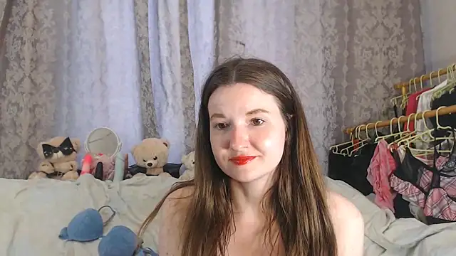 Snapshot of ChloeBrooklyn chatting on June 19, 9:24 am ChloeBrooklyn online show from June 19, 9:24 am